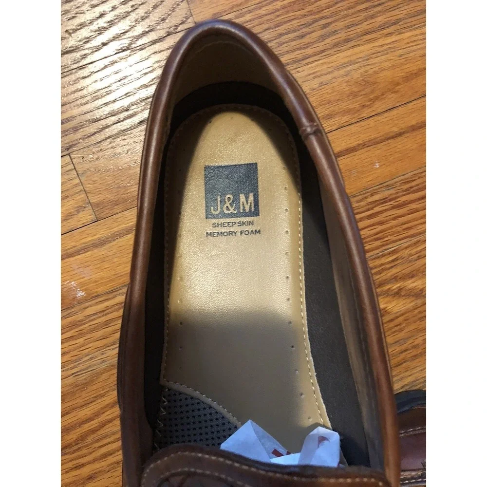 J & M Men's Slip On Loafer Size 11 M Sheep Skin‎ Memory Foam Foot Bed Weave EUC